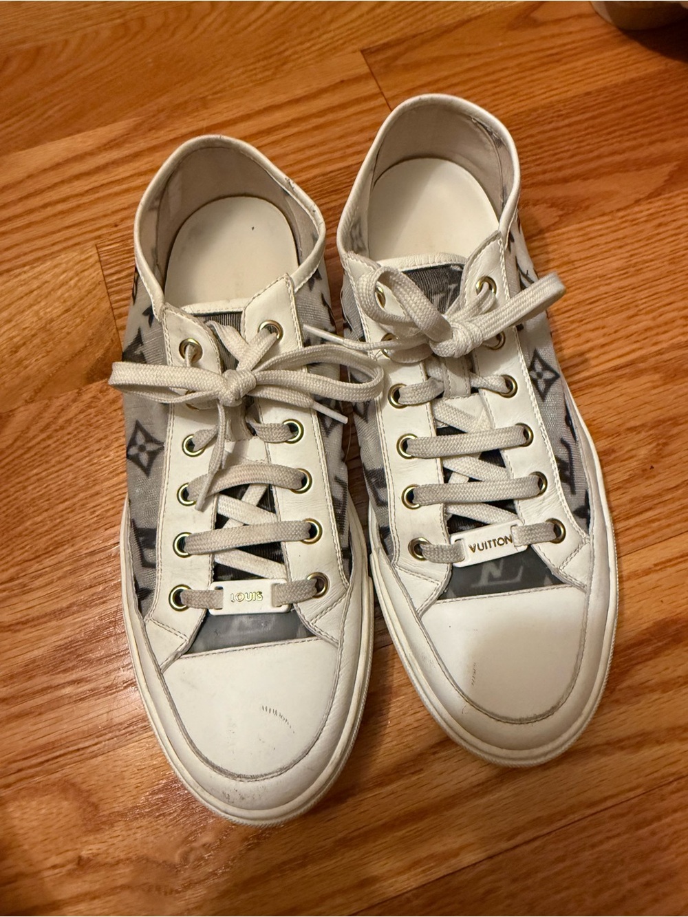 Louis Vuitton White and Gray Monogram Low-Top Sneakers - Picture 4 of 6